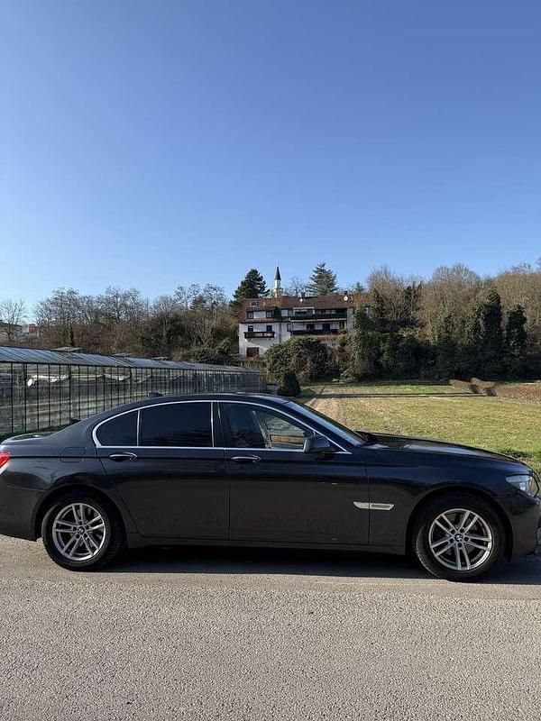 Gebraucht BMW 730 245 PS (180 kW) 2009 Grau Limousine