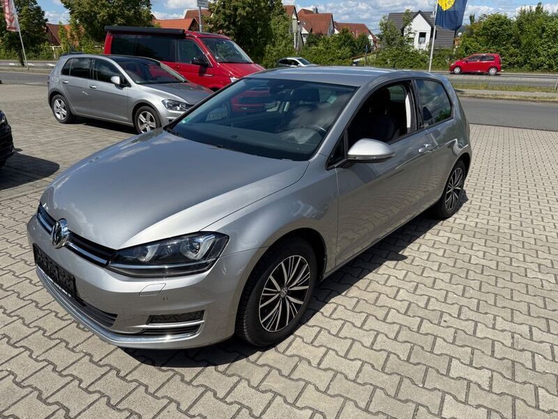 Silber Gebraucht 2016 VW Golf VII Allstar Limousine | 15.790 € (Guter Preis) - Bild 1/4