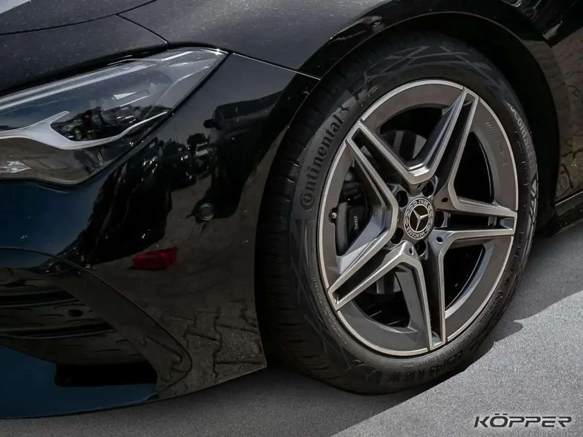 Gebraucht Mercedes CLA180 Advanced Plus 136 PS (100 kW) 2025 Kosmosschwarz Kombi