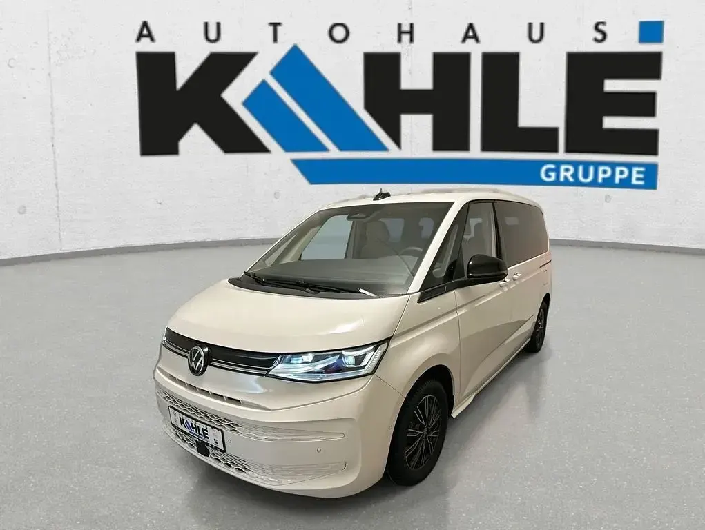 Gebraucht VW Multivan Life 150 PS (110 kW) 2026 Weiß Van / Kleinbus