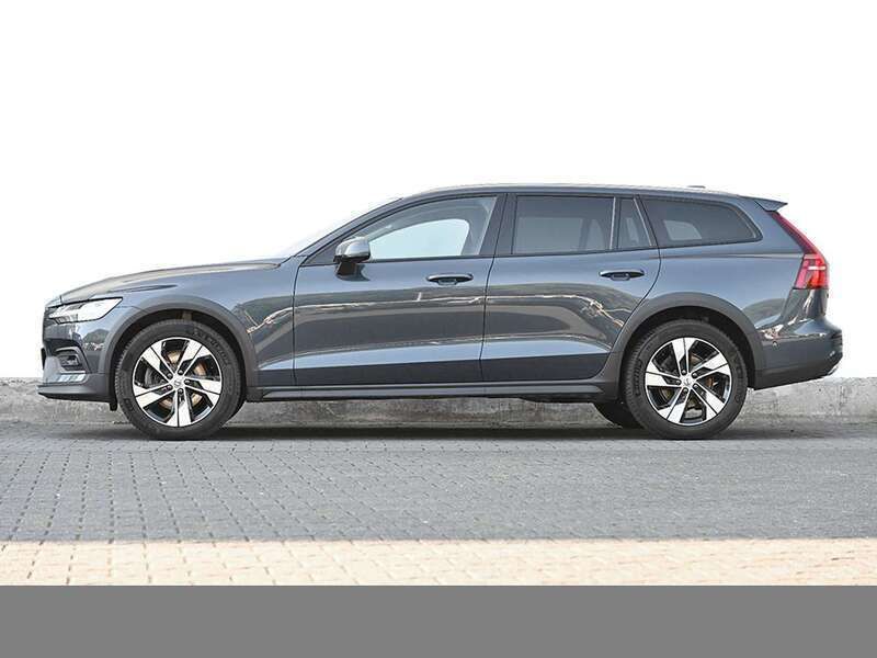 Gebraucht Volvo V60 CC Plus 197 PS (144 kW) 2024 Othercolor Kombi