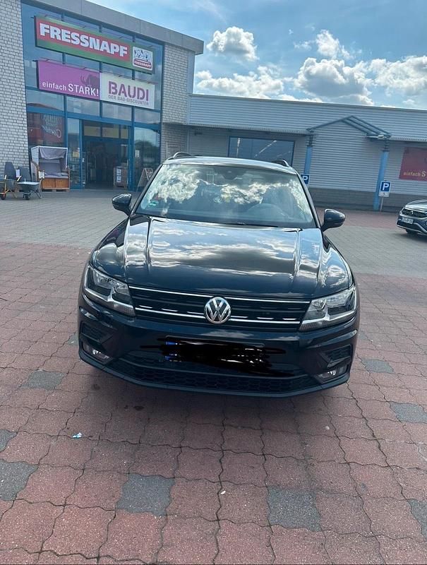 Schwarz Gebraucht 2020 VW Tiguan SUV | 21.000 € (Guter Preis) - Bild 1/4