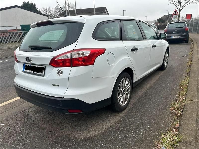 Gebraucht Ford Focus 125 PS (91 kW) 2013 Weiß Kombi