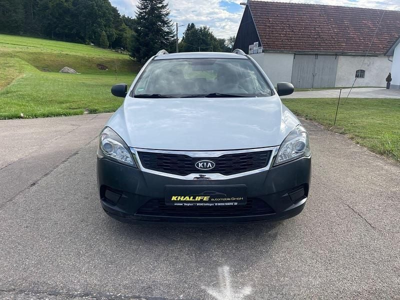 Gebraucht Kia Ceed 90 PS (66 kW) 2011 Weiß Kleinwagen