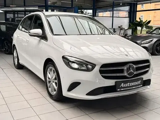 Gebraucht Mercedes B220 Progressive 190 PS (139 kW) 2019 Weiß Kleinwagen