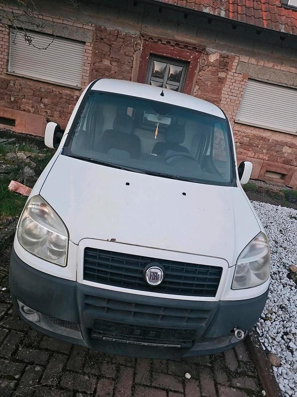 Gebraucht Fiat Doblò 90 PS (66 kW) 2008 Weiß Van / Kleinbus