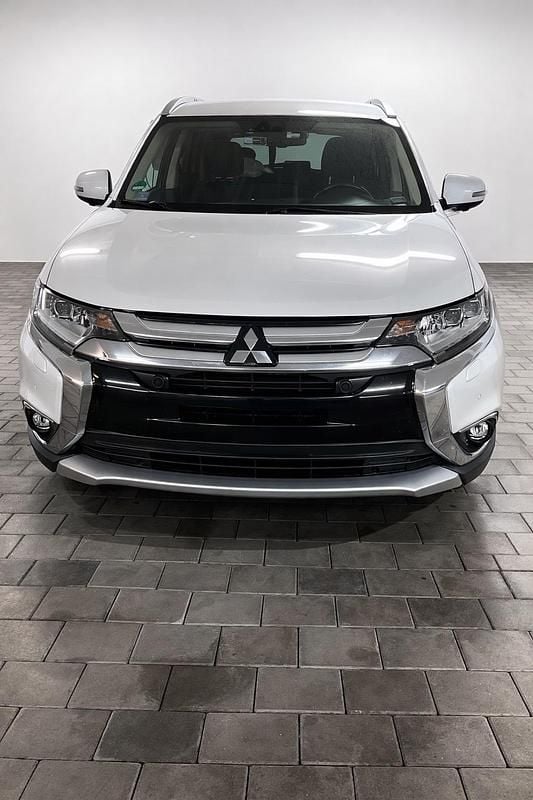 Gebraucht Mitsubishi Outlander 150 PS (110 kW) 2017 Weiß SUV