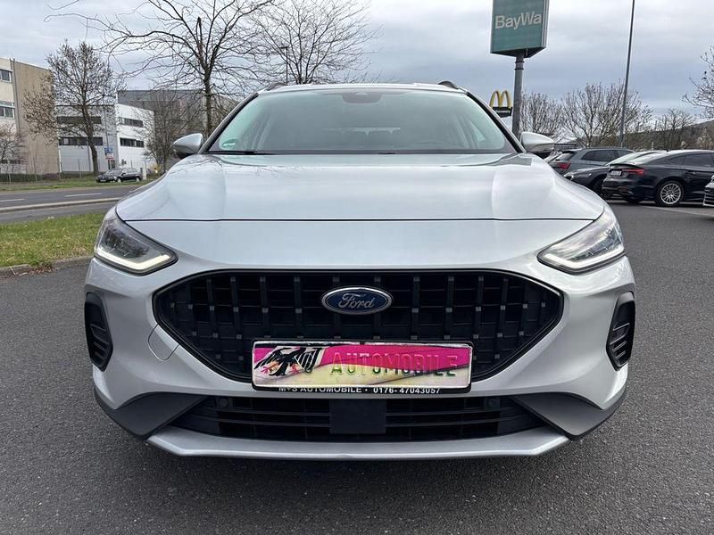 Gebraucht Ford Focus Active X 120 PS (88 kW) 2022 Silber Limousine