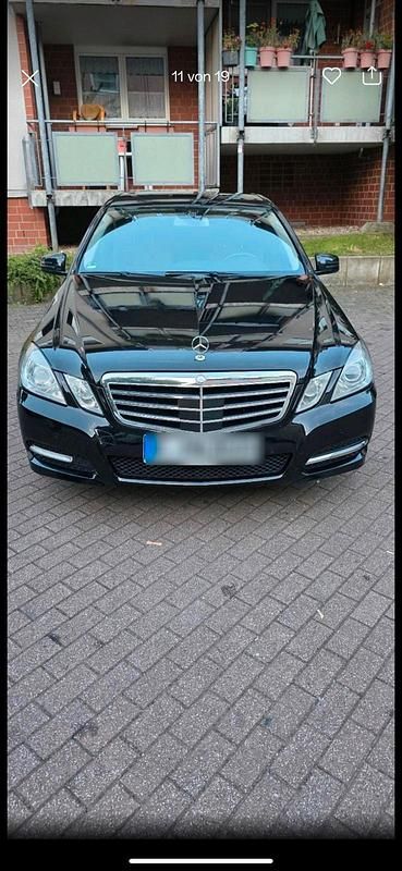 Schwarz Gebraucht 2011 Mercedes E350 Limousine | 6.500 € (Superpreis) - Bild 1/4