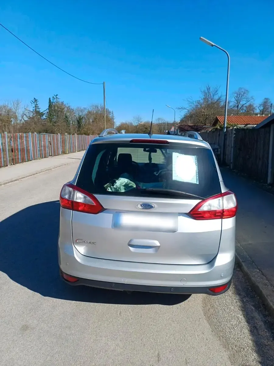 Używany Ford C-MAX 116 KM (85 kW) 2011 Srebrny Minivan