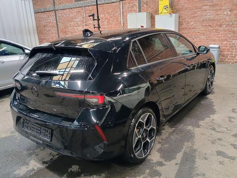 Gebraucht Opel Astra Ultimate 131 PS (96 kW) 2024 Schwarz Limousine