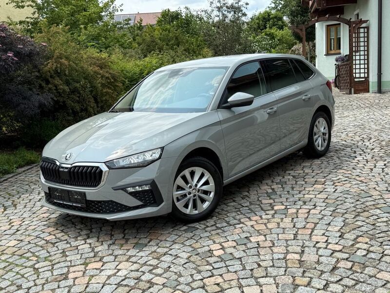 Steelgrau Gebraucht 2024 Skoda Scala Selection Kleinwagen | 21.550 € (Fairer Preis) - Bild 1/4
