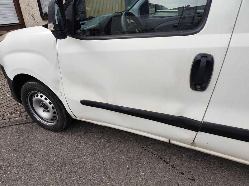 Gebraucht Fiat Doblò Basis 90 PS (66 kW) 2012 Colore esterno (weiß) Van / Kleinbus