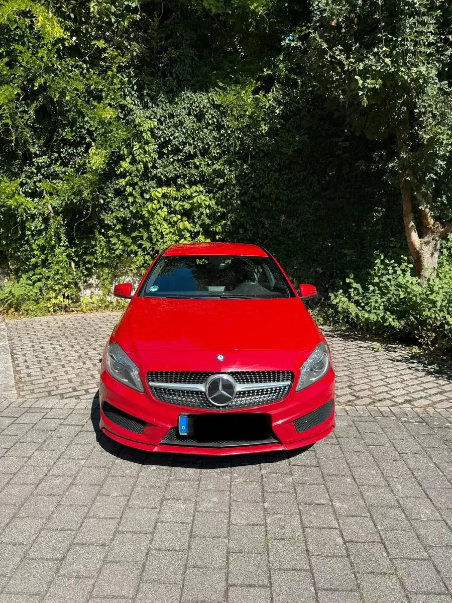 Gebraucht Mercedes A180 AMG line 122 PS (89 kW) 2015 Rot Kleinwagen