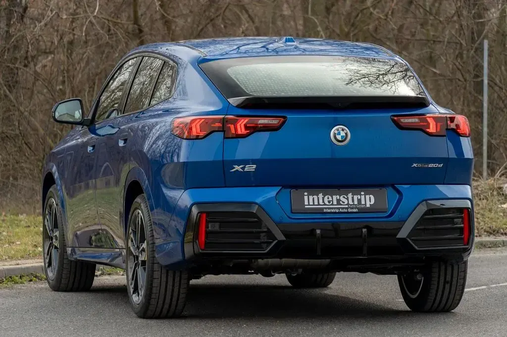 Gebraucht BMW X2 M Sport 163 PS (119 kW) 2026 Blau SUV