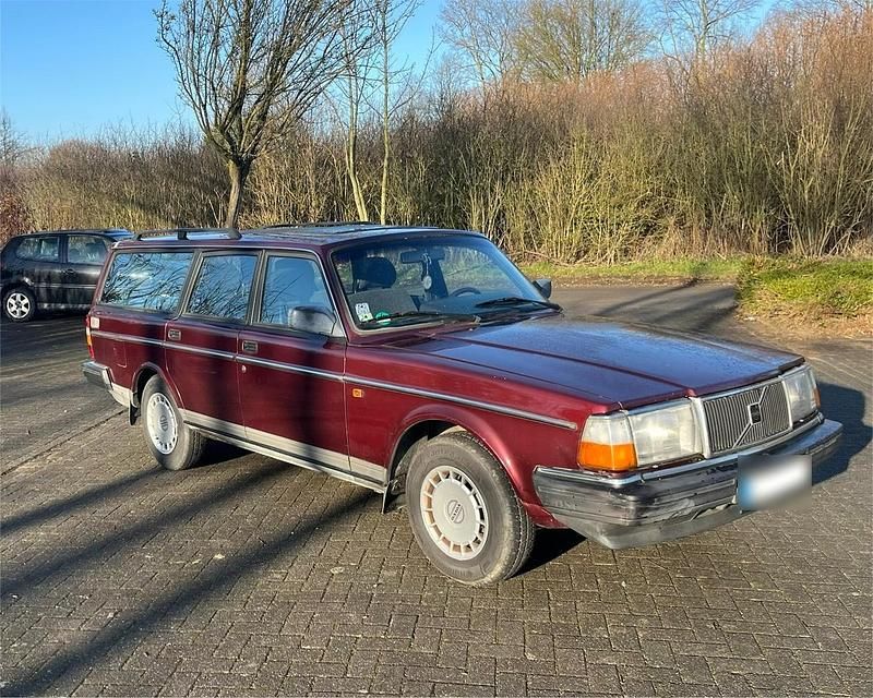 Gebraucht Volvo 240 118 PS (86 kW) 1993 Rot Kombi