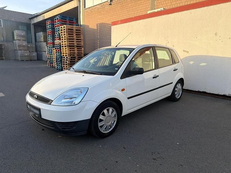 Gebraucht Ford Fiesta 80 PS (58 kW) 2003 Weiß Kleinwagen