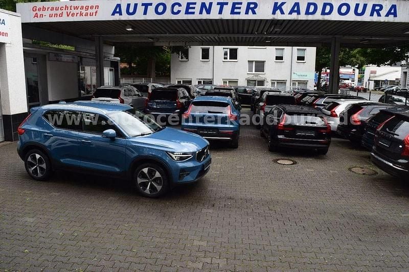 Gebraucht Volvo XC40 Core 163 PS (119 kW) 2024 Blau SUV