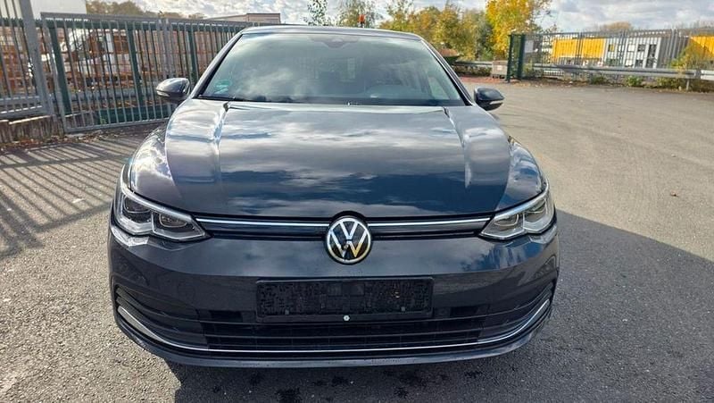 Gebraucht VW Golf Style 150 PS (110 kW) 2020 Grau Limousine