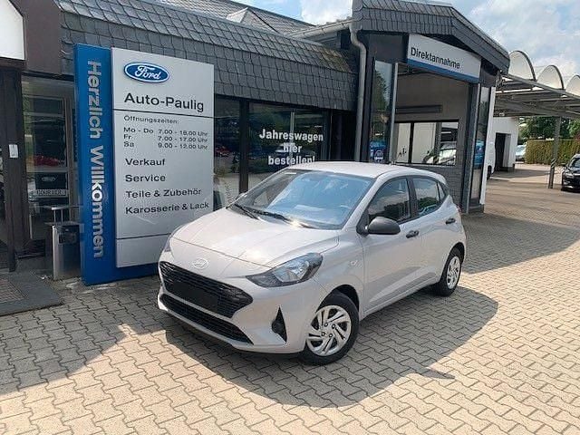 Grau Neu 2025 Hyundai i10 Kleinwagen | 14.980 € (Guter Preis) - Bild 1/4