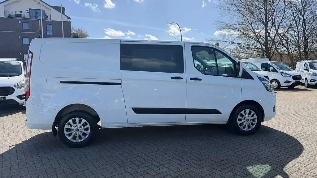 Gebraucht Ford Transit Custom Trend 131 PS (96 kW) 2021 Weiß Van / Kleinbus
