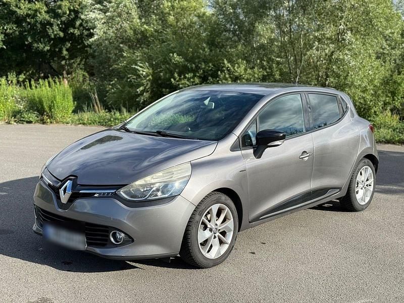 Grau Gebraucht 2016 Renault Clio IV LIMITED Kleinwagen | 5.500 € (Superpreis) - Bild 1/4