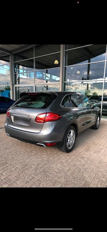 Gebraucht Porsche Cayenne 250 PS (183 kW) 2012 Grau SUV