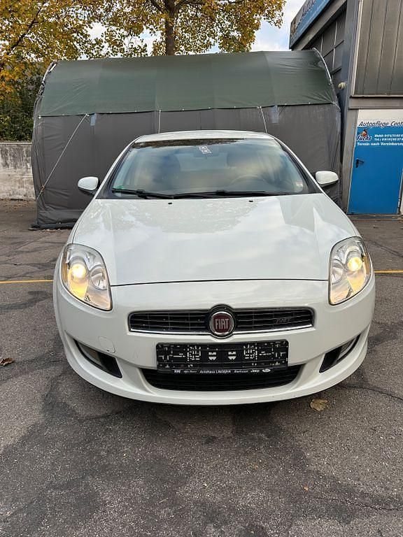 Weiß Gebraucht 2009 Fiat Bravo Dynamic Kleinwagen | 3.890 € (Etwas zu teuer) - Bild 1/4