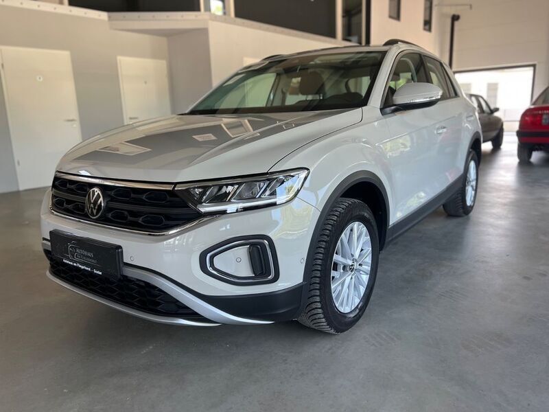 Ascotgrau Gebraucht 2024 VW T-Roc Life SUV | 25.650 € (Superpreis) - Bild 1/4