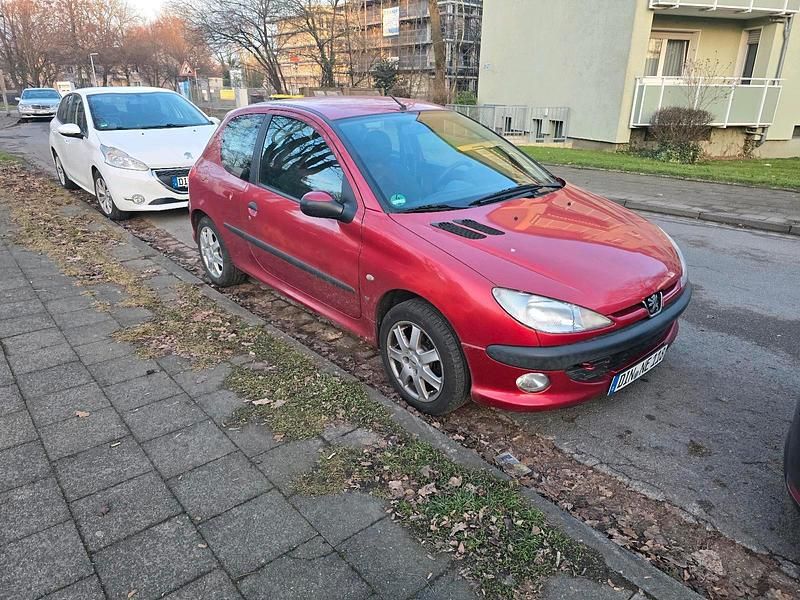 Rot Gebraucht 1999 Peugeot 206 Kleinwagen | 1.400 € (Fairer Preis) - Bild 1/4