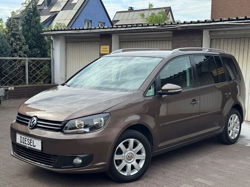Braun Gebraucht 2010 VW Touran Van / Kleinbus | 6.750 € (Fairer Preis) - Bild 1/4