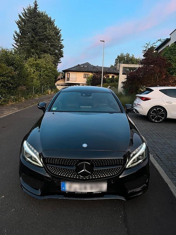 Schwarz Gebraucht 2016 Mercedes C250 AMG line Coupé | 20.000 € (Fairer Preis) - Bild 1/4