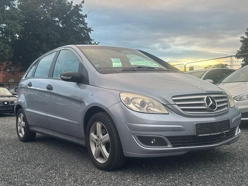 Blau Gebraucht 2007 Mercedes B150 Van / Kleinbus | 3.990 € (Fairer Preis) - Bild 1/4
