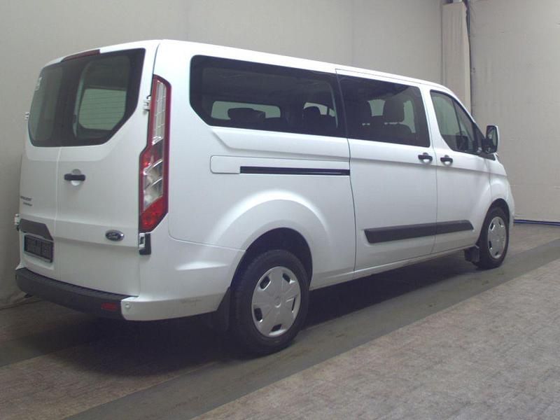 Gebraucht Ford Tourneo Trend 131 PS (96 kW) 2022 Frost weiss Kombi