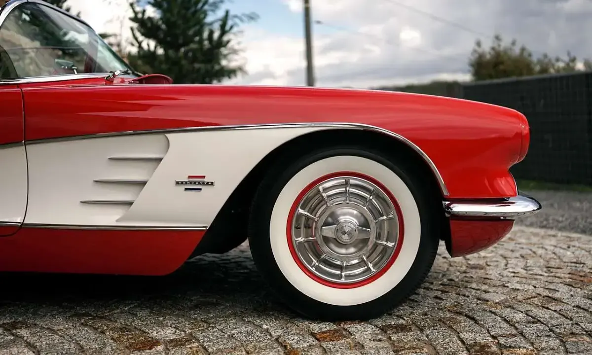 Gebraucht Chevrolet Corvette C1 253 PS (186 kW) 1961 Rot Cabrio