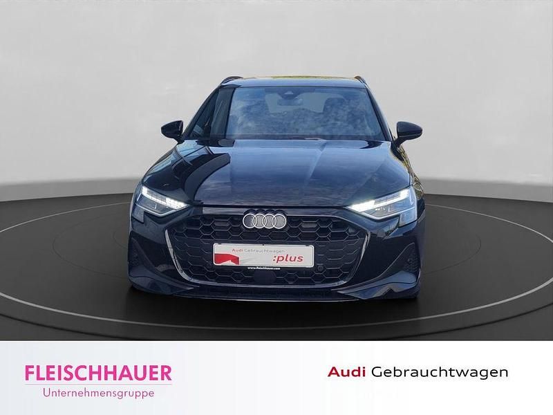 Gebraucht Audi A3 Ambiente 116 PS (85 kW) 2025 Schwarz Limousine