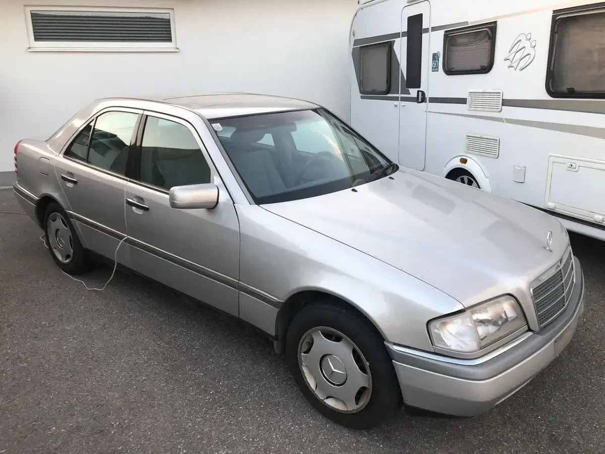 Gebraucht Mercedes C250 Elegance 113 PS (83 kW) 1995 Silber Limousine