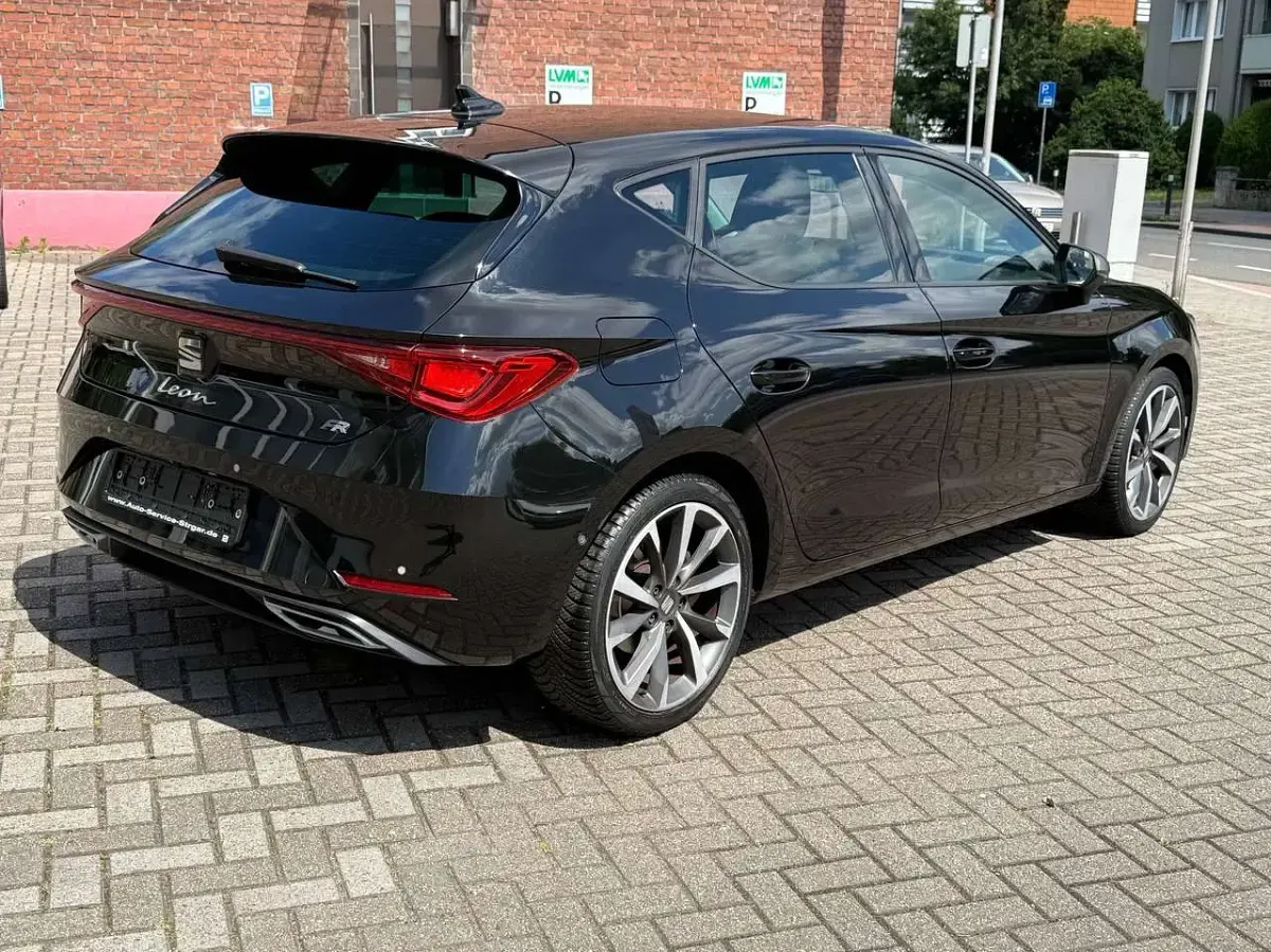 Gebraucht Seat Leon FR 150 PS (110 kW) 2020 Mitternachtsschwarz Kleinwagen