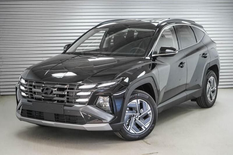 Phantom black metallic (a2b) Neu 2025 Hyundai Tucson Essential SUV | 30.970 € (Superpreis) - Bild 1/4