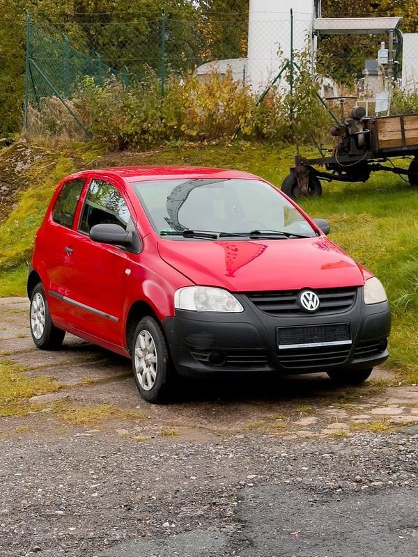 Gebraucht VW Fox 69 PS (50 kW) 2005 Rot Kleinwagen