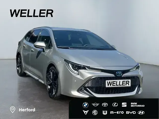 Gebraucht Toyota Corolla Lounge 184 PS (135 kW) 2022 Precious silver (silber) Kombi