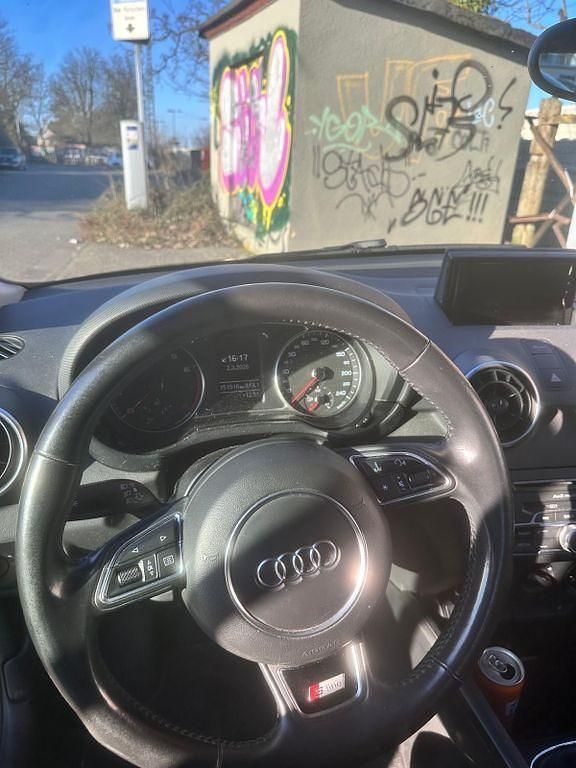 Gebraucht Audi A1 95 PS (69 kW) 2016 Schwarz Kleinwagen
