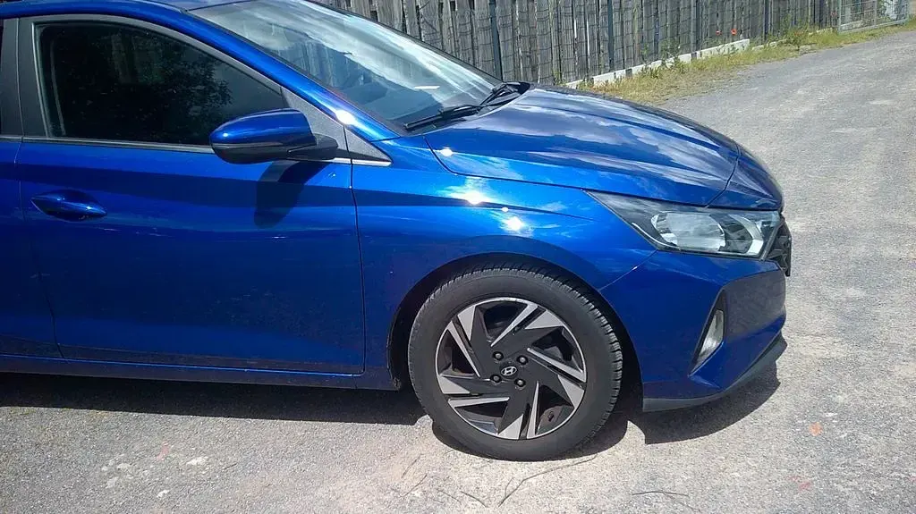 Gebraucht Hyundai i20 Pure 84 PS (61 kW) 2021 Blau Kleinwagen