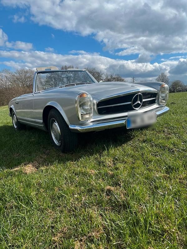 Silber Gebraucht 1965 Mercedes W113 Cabrio | 58.900 € - Bild 1/4
