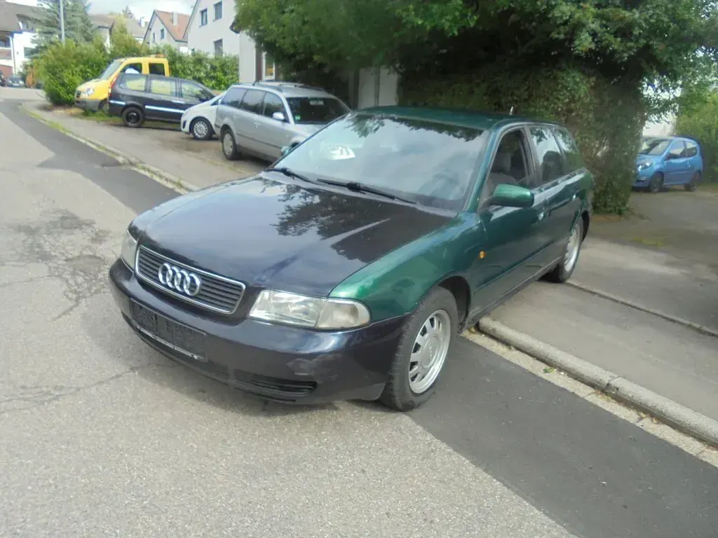 Gebraucht Audi A4 125 PS (91 kW) 1997 Grün Kombi