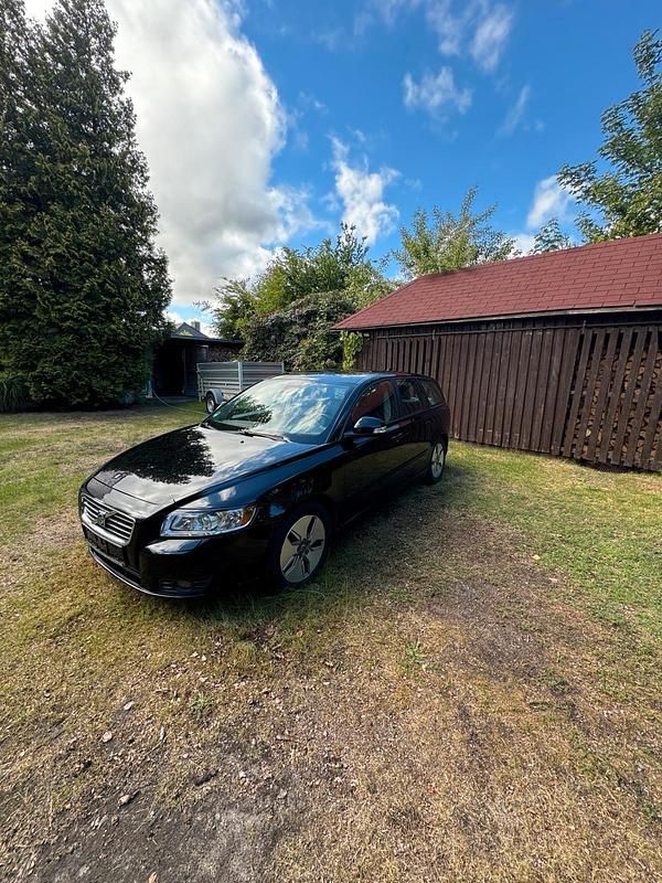 Schwarz Gebraucht 2009 Volvo V50 Kombi | 3.600 € (Etwas zu teuer) - Bild 1/4