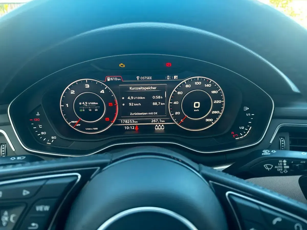 Gebraucht Audi A4 Sport 150 PS (110 kW) 2017 Schwarz Kombi