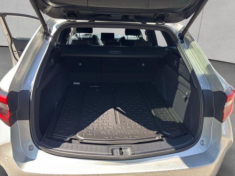 Gebraucht Toyota Corolla 178 PS (130 kW) 2025 Cosmicsilber metallic Kombi