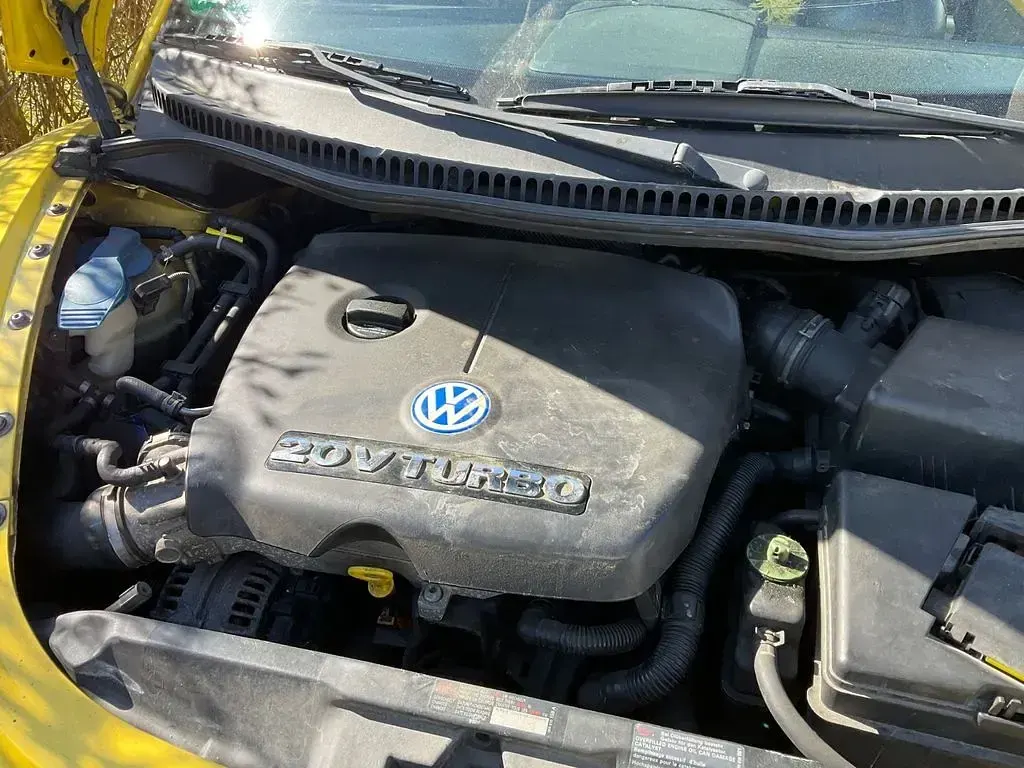 Używany VW New Beetle 150 KM (110 kW) 2004 Żółty Hatchback