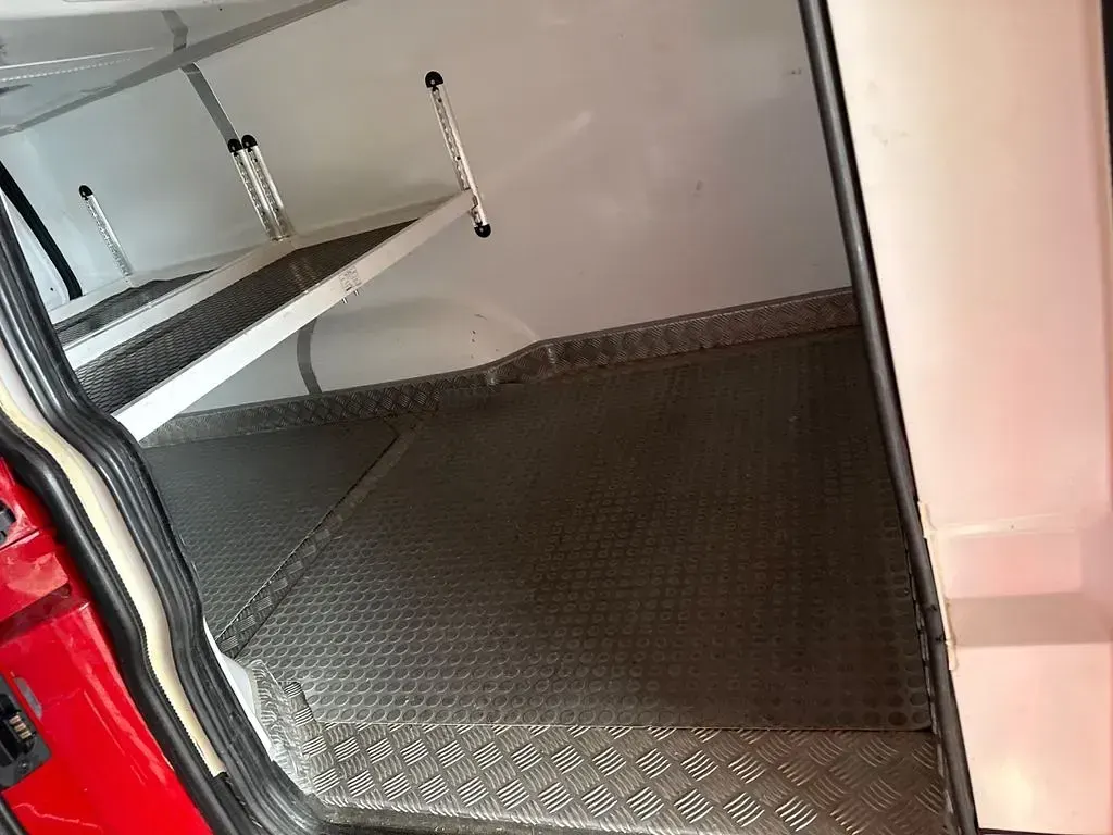 Używany VW T6 272 KM (200 kW) 2018 Czerwony Van